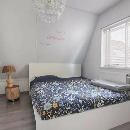 Het Zonnestraaltje - Dichtbij Natuurgebied Biesbosch Apartment