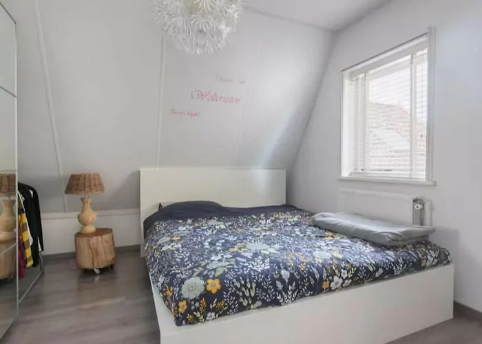 Het Zonnestraaltje - Dichtbij Natuurgebied Biesbosch Appartement